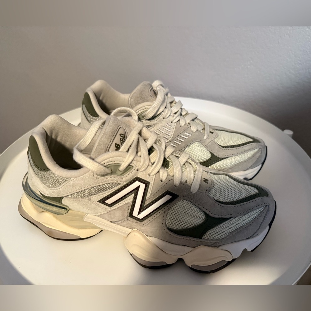 New Balance 9060